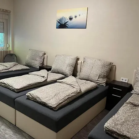Kinizsi Udvar Apartmanhaz Balatonboglár Exterior photo