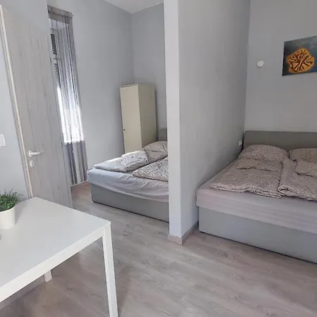 Kinizsi Udvar Apartmanhaz Balatonboglár Exterior photo