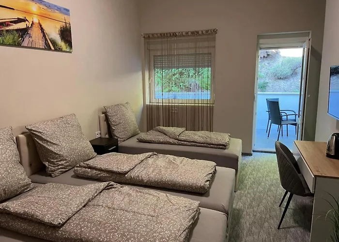 Kinizsi Udvar Apartmanhaz