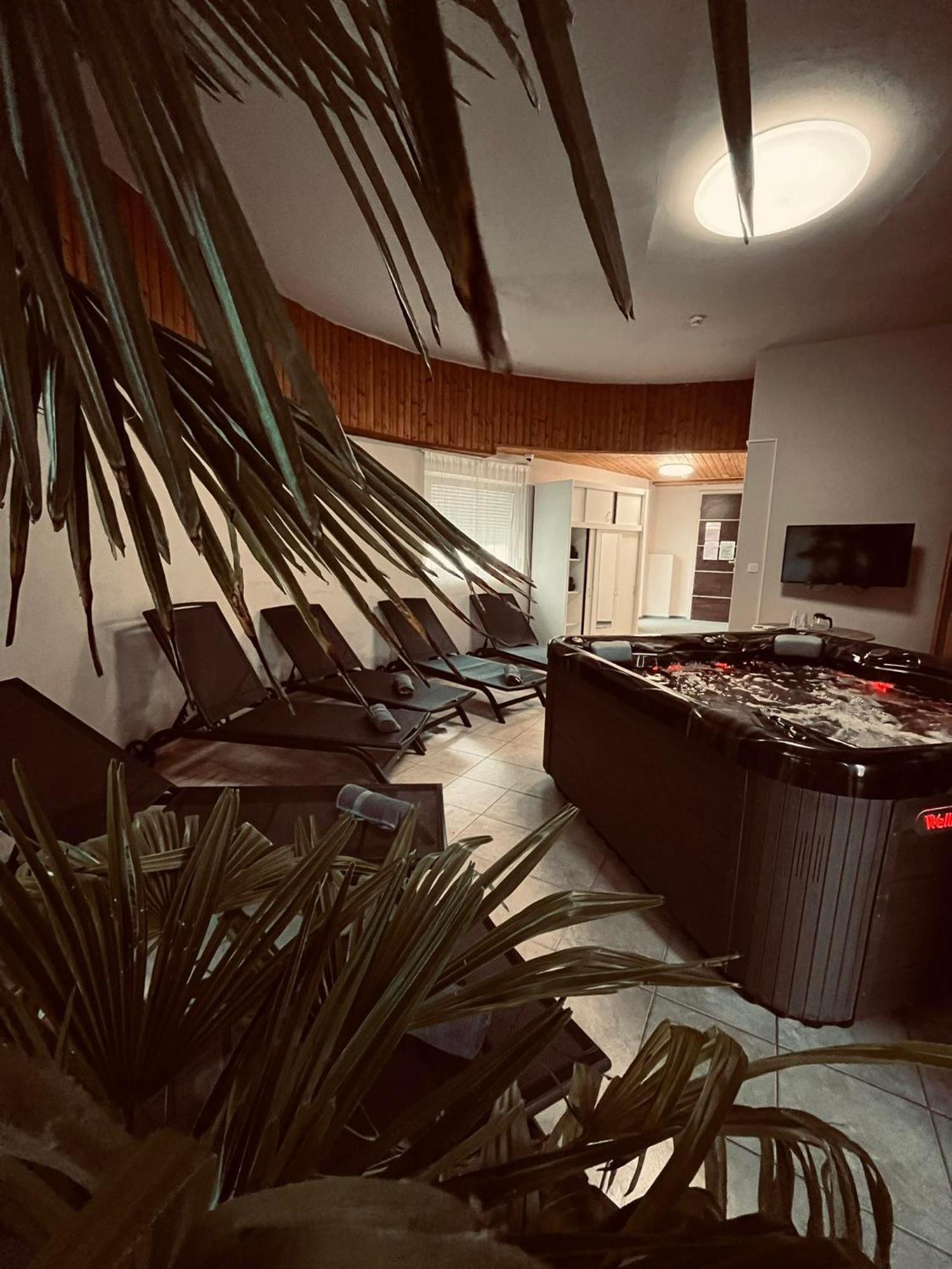 Kinizsi Udvar Apartmanhaz Balatonboglár