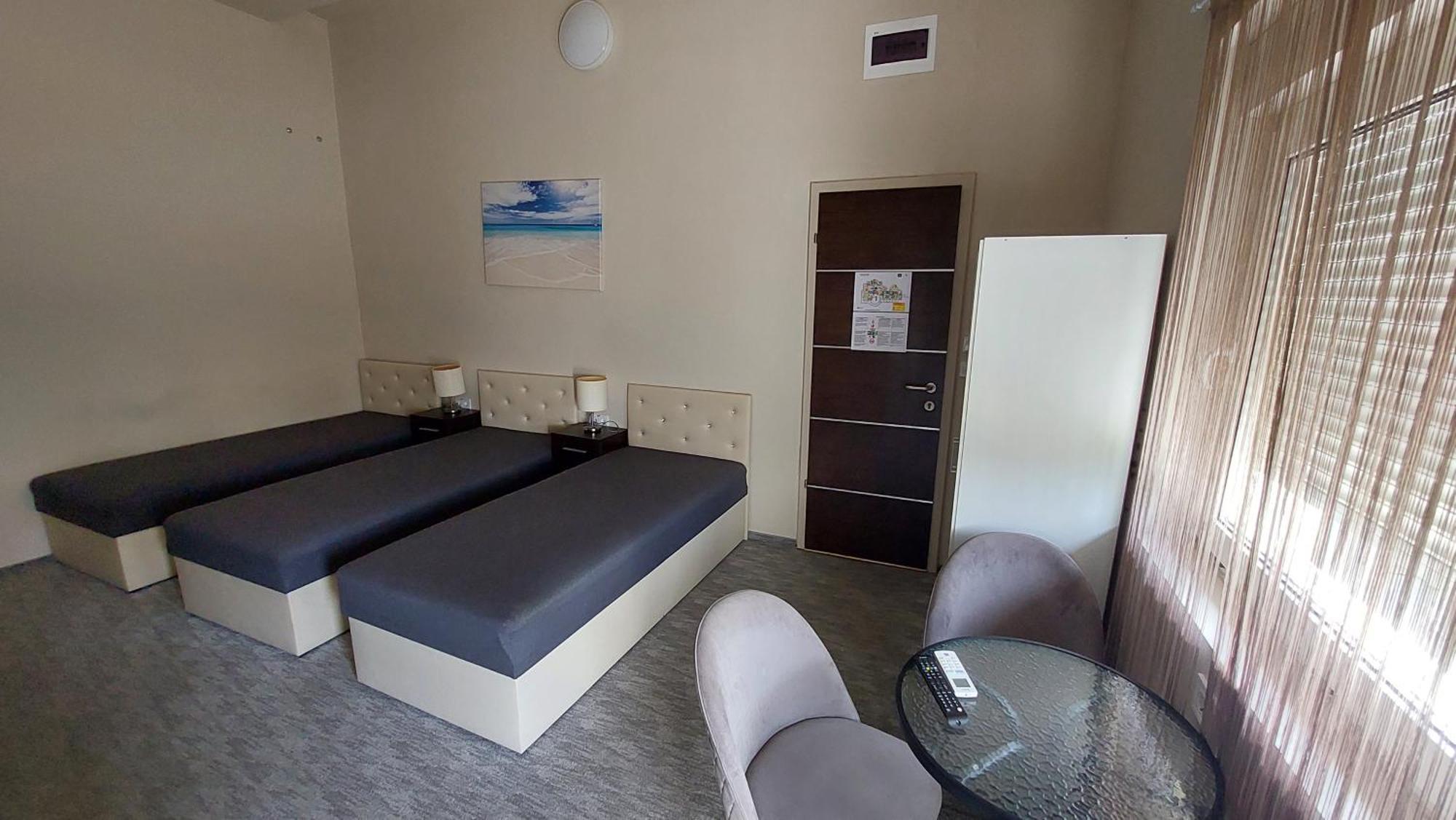 Kinizsi Udvar Apartmanhaz Aparthotel Balatonboglár