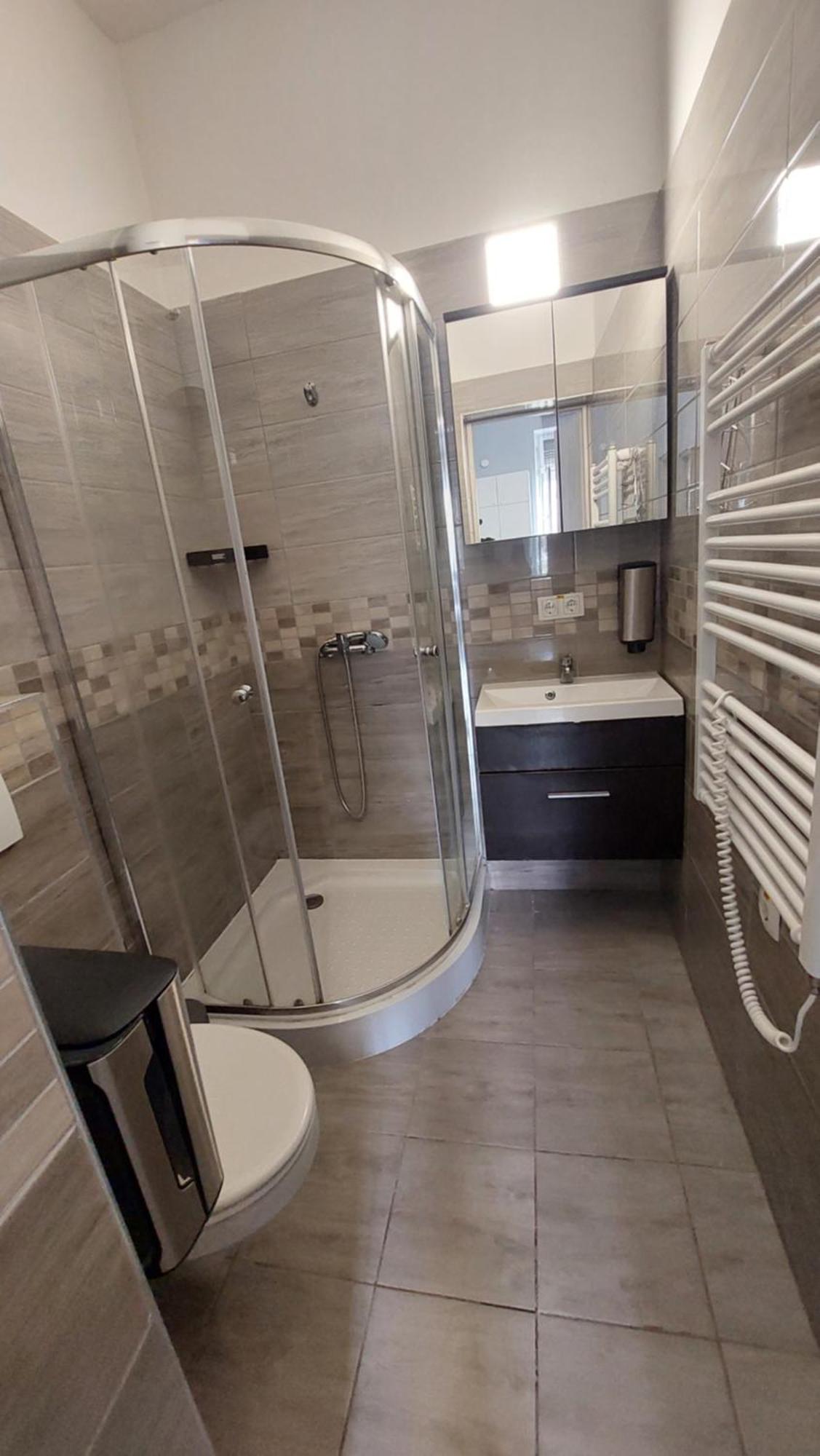 Kinizsi Udvar Apartmanhaz *
