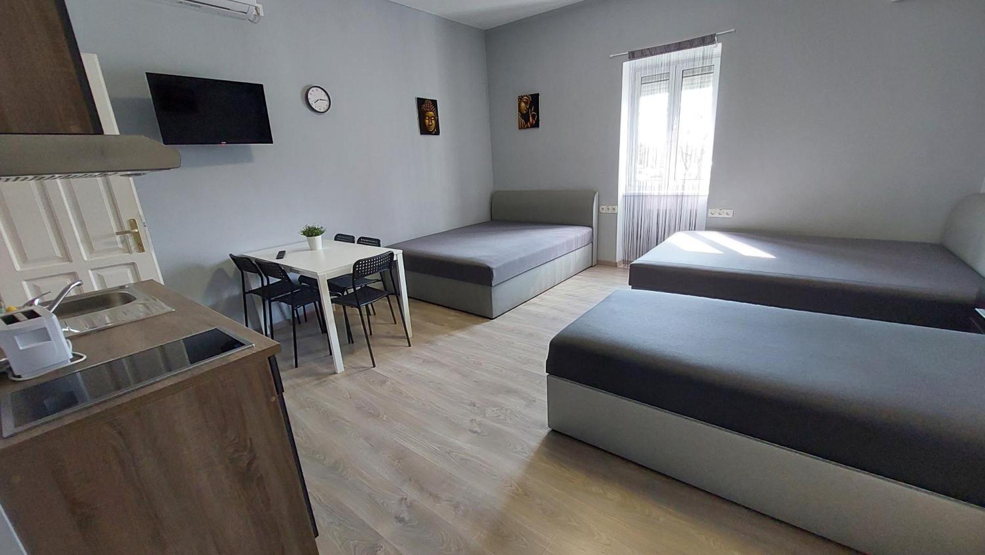 Kinizsi Udvar Apartmanhaz * Balatonboglár